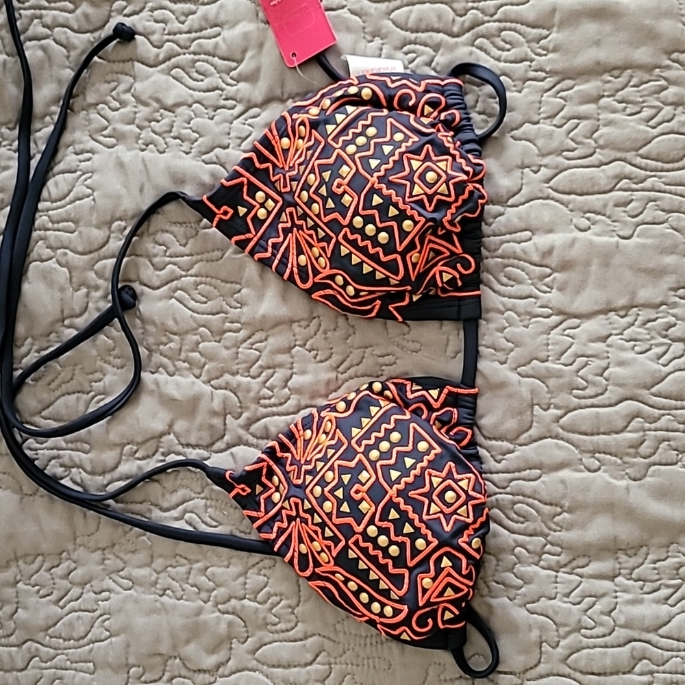 NWT bikini top